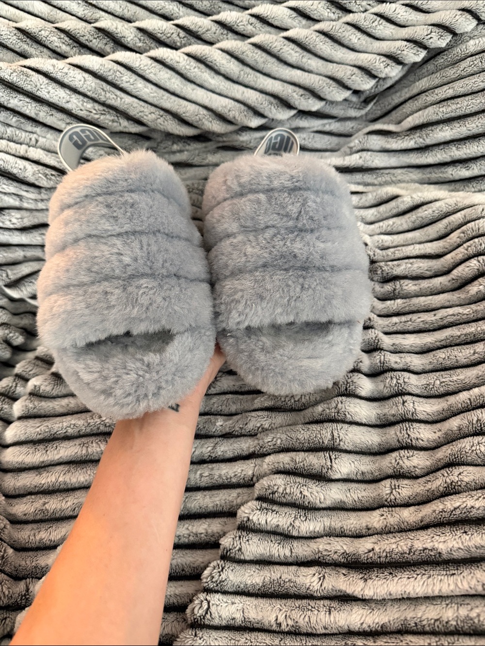 Cozy Ugg Fur Slide Slippers - Gray